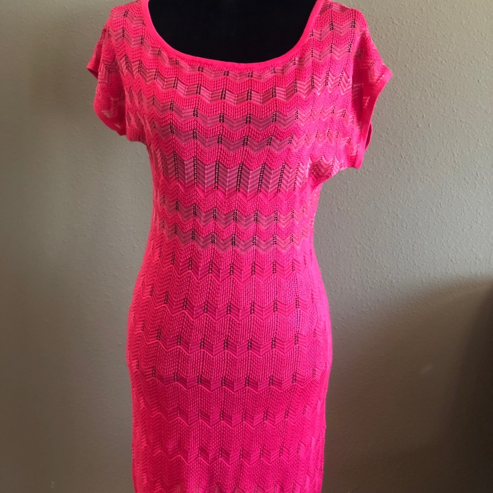 bebe “Luella” wave Stitch Dress